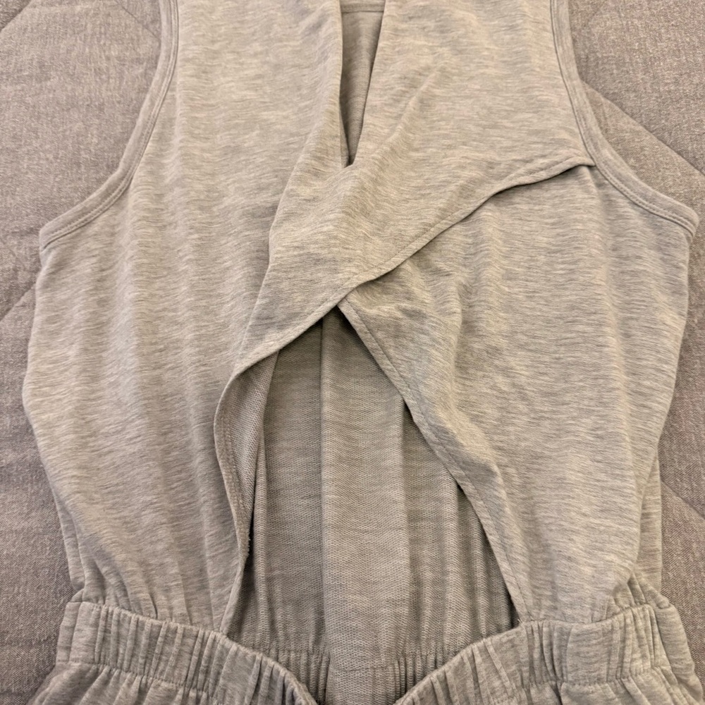 Lou & Grey- Sleek Grey Heather Signaturesoft Open Back Romper - Picture 3 of 3